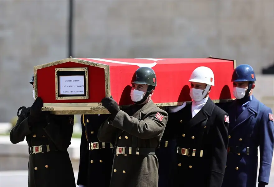 Eski Başbakan Yıldırım Akbulut'a veda 4