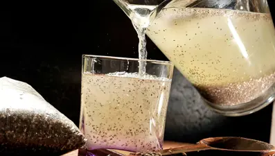 Bağırsakları çalıştırıp sindirimi düzenliyor: Geceleri 1 bardak içmek yeter