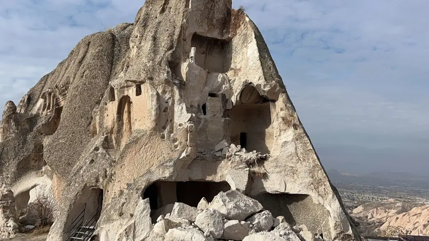 Milyonlarca yıllık peribacası böyle çöktü 1