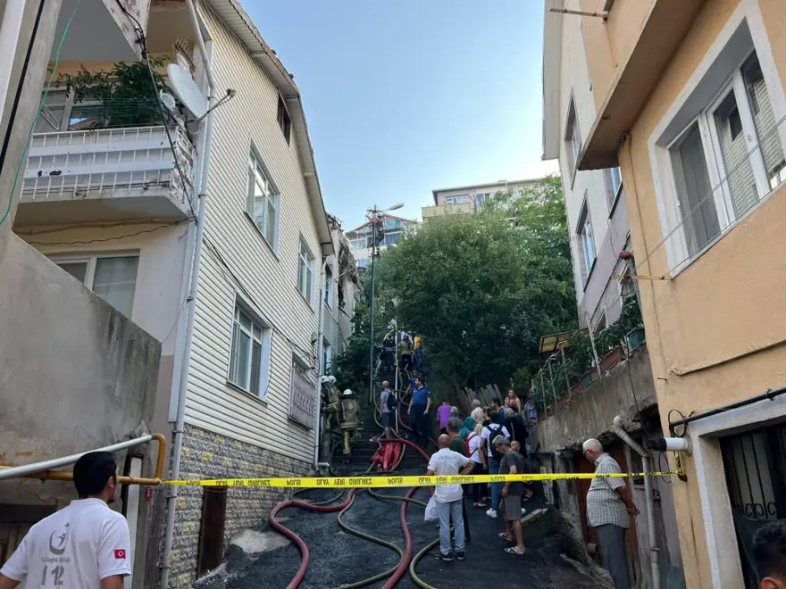 Beykoz’da yangın paniği (Binada başladı, gecekonduyasıçradı) 3