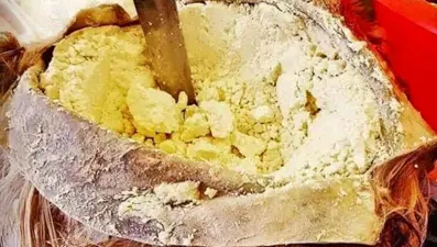 Kuyudan çıkarılan Söğle peynirinin kilosu 100 lira