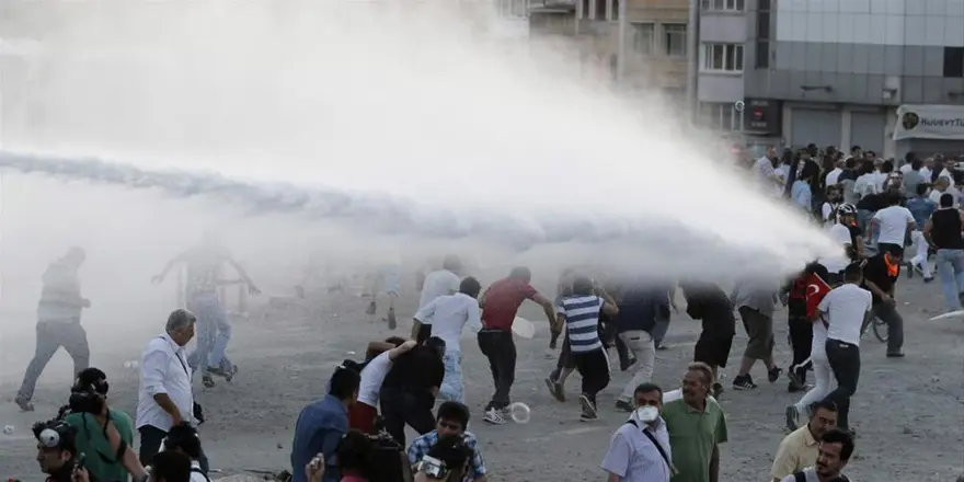 Taksim'de gerginlik 81