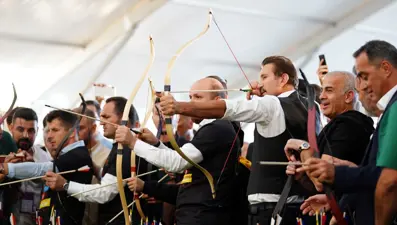 Yıldız futbolcular Etnospor'da ok attı