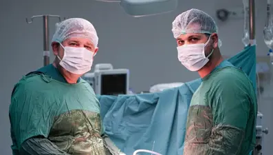 Baba oğul aynı ameliyathanede