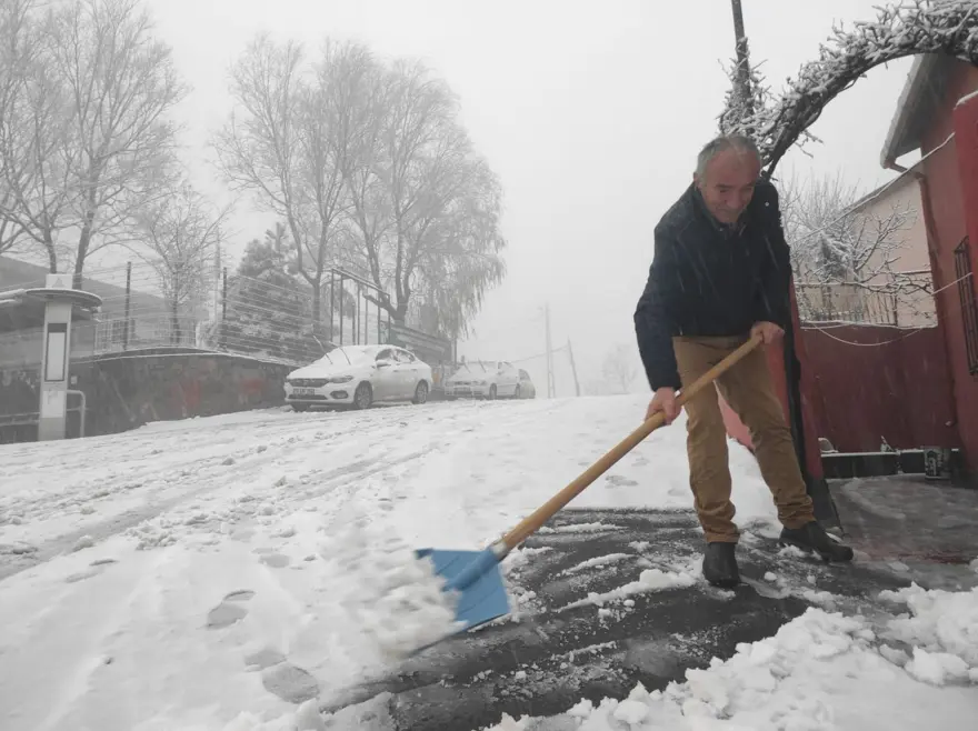 İstanbul'da kar başladı: İşte ilk fotoğraflar 18