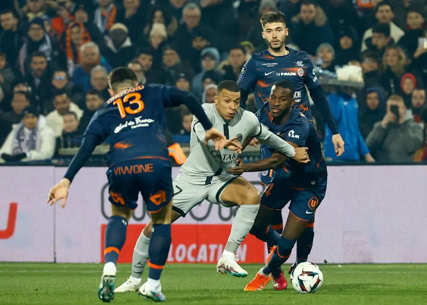 Kylian Mbappe'nin üzgün gecesi: 2 kez penaltı kaçırdı ilk yarıda sakatlandı 10 Kylian Mbappe'nin üzgün gecesi: 2 kez penaltı kaçırdı ilk yarıda sakatlandı 10