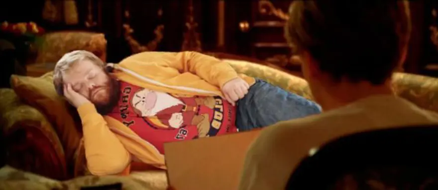 İşyerinde uyuduğuna pişman ettiler 13