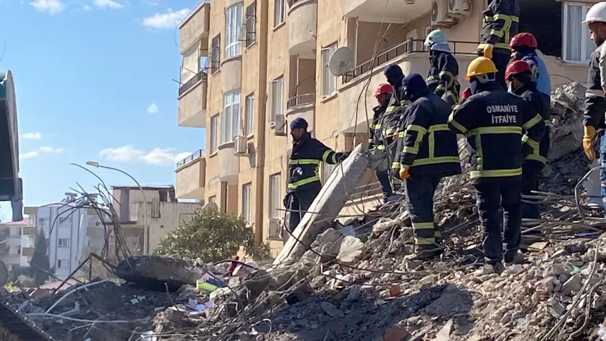 İşçilerin kaldığı konteynerde yangın 12