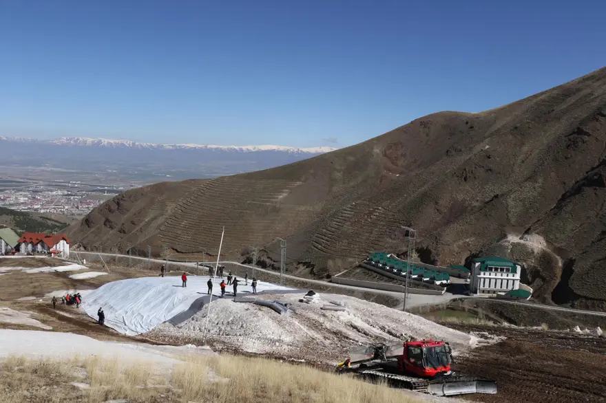 Palandöken, Alpler'de uygulanan 'kar saklama' uygulamasıyla kayak sezonunu Kasım ayında açacak 1