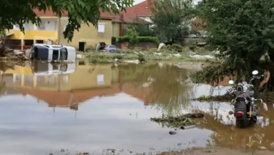 Üsküp'te yağış sonrası sel: Evleri su bastı