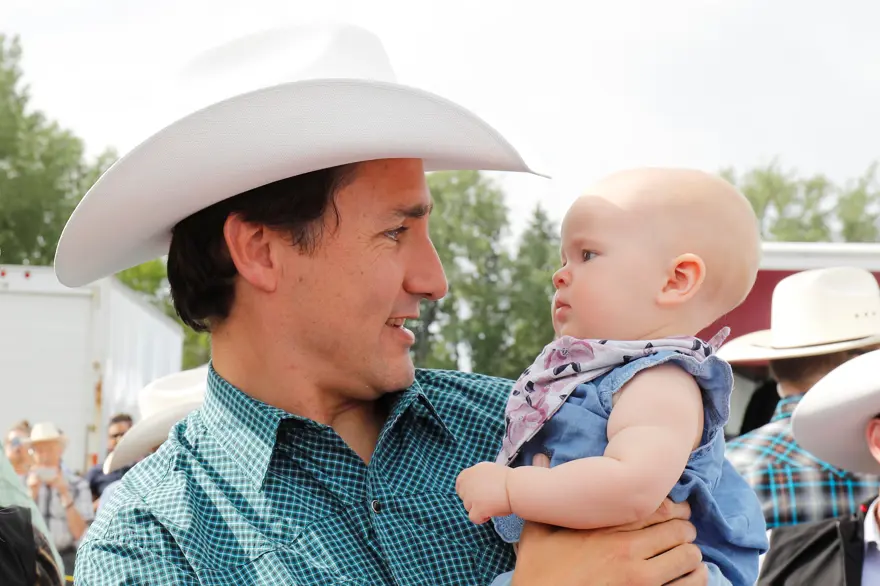 Justin Trudeau "kovboy" oldu 8