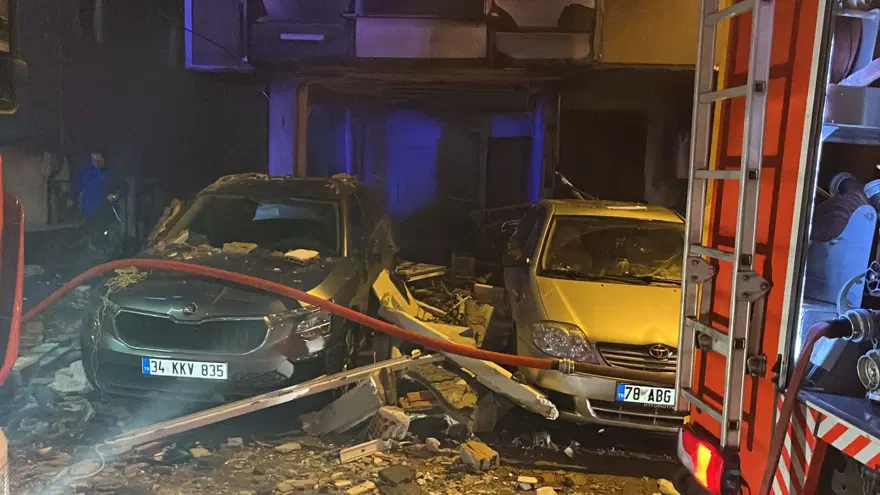Kocaeli’de doğalgaz patlaması: Patlamanın şiddeti gün ağarınca ortaya çıktı Kocaeli’de doğalgaz patlaması: Patlamanın şiddeti gün ağarınca ortaya çıktı