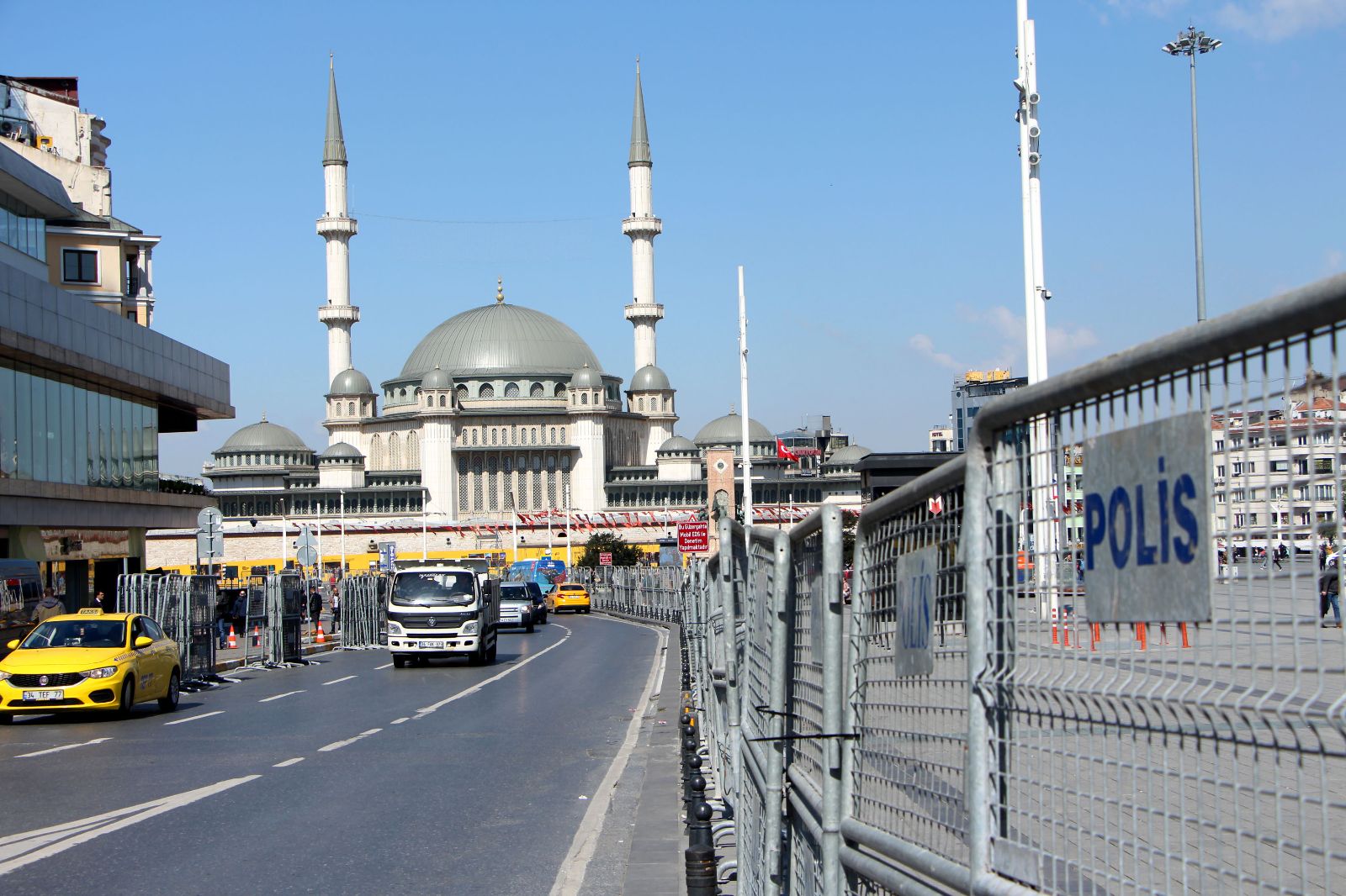 Taksim'de 1 Mayıs hazırlıkları