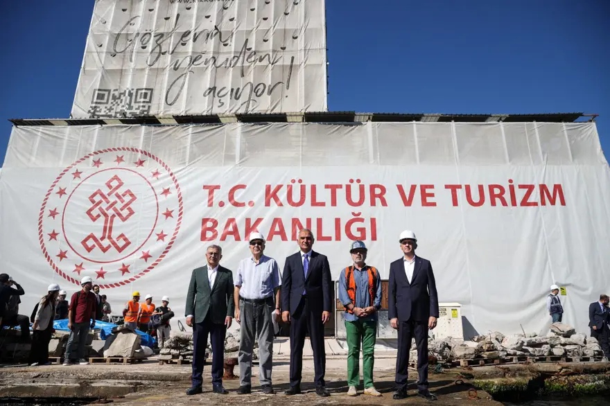 Kültür Bakanı Ersoy'dan Kız Kulesi'nde inceleme 12