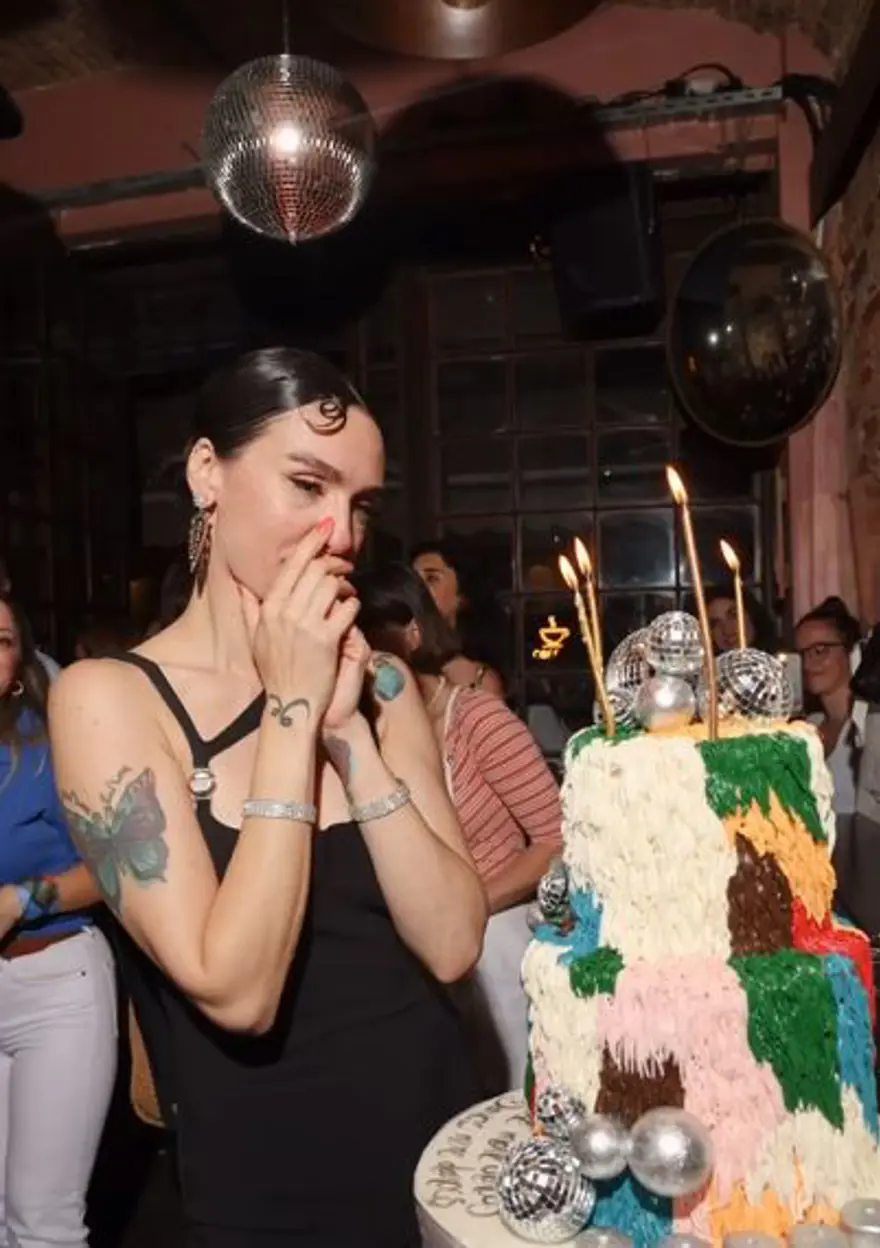 Birce Akalay'dan 40. yaş günü partisi: Aşkımız ve neşemiz sonsuz olsun 