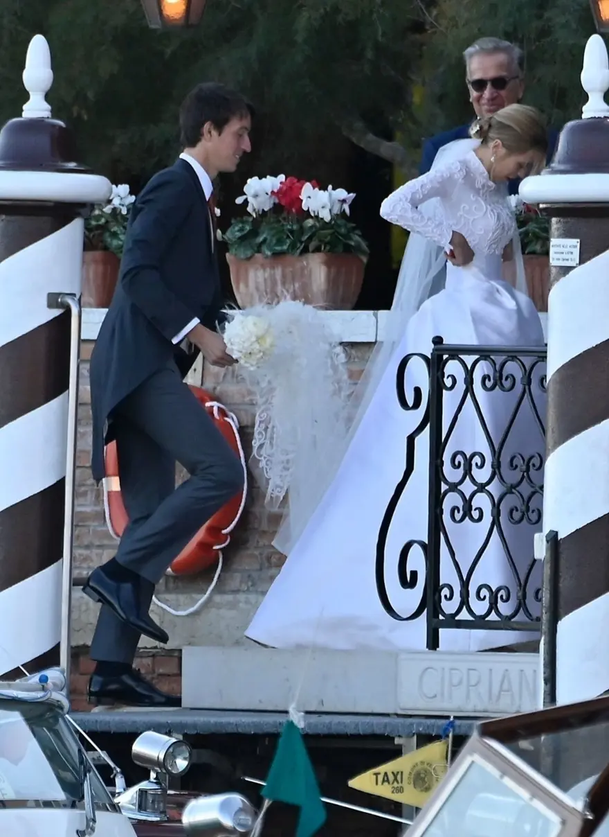 Dünyanın en zengin üçüncü kişisinin oğlu AlexandreArnault evlendi 2 Dünyanın en zengin üçüncü kişisinin oğlu AlexandreArnault evlendi 2