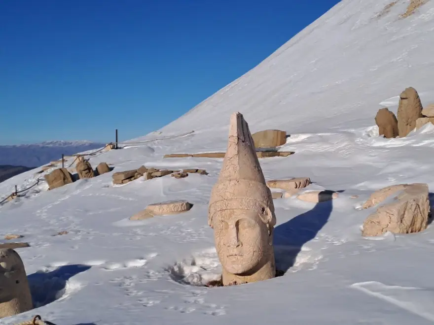 Yabancı turistler Nemrut'a hayran kaldı: Bu sanat eseri başka yerde yok 