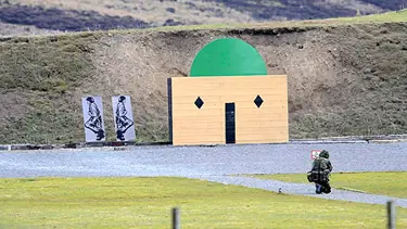 Camiyi hedef tahtası yaptılar