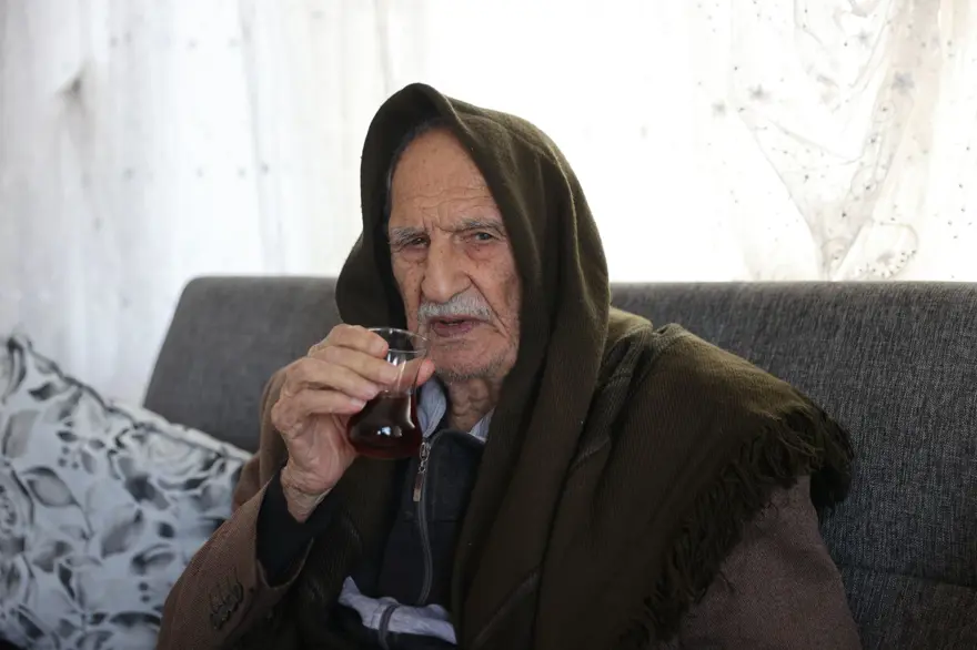 102 yaşındaki Ahmet dedenin uzun yaşam sırrıymış: "Asırlık çınarlar" 3 altın kuralı açıkladı 