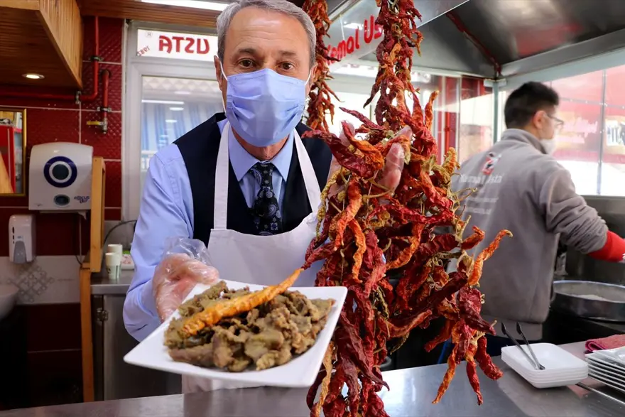 Edirne'nin tescilli lezzeti tava ciğer iftar sofralarına lezzet katıyor 4 Edirne'nin tescilli lezzeti tava ciğer iftar sofralarına lezzet katıyor 4