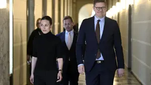 Finlandiya'da Marin'in koltuğuna gelen ismin de fotoğrafları olay oldu Finlandiya'da Marin'in koltuğuna gelen ismin de fotoğrafları olay oldu