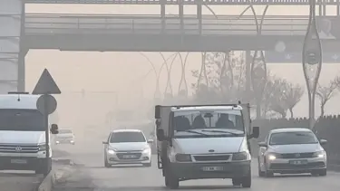 Yüksekova'da yoğun sis: Görüş mesafesi 10 metreye düştü
