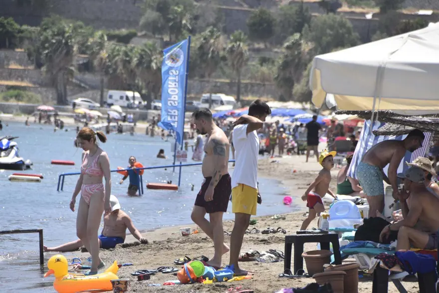 Bodrum sahilleri tıka basa doldu 