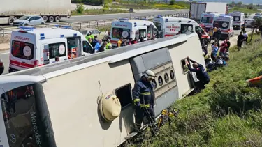 Yalova'da yolcu otobüsü devrildi: Ölü ve yaralılar var