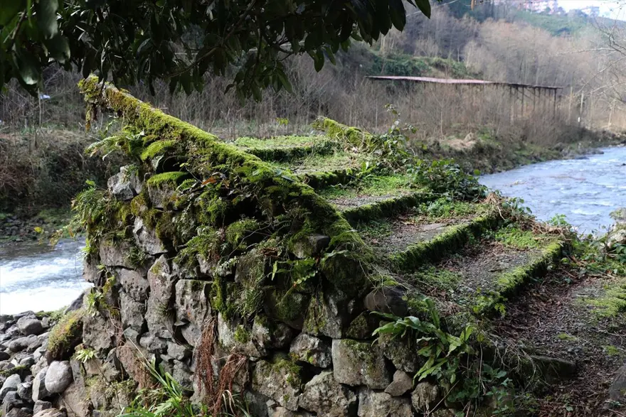 Rize'de tarihi kemer köprü yıkıldı 2