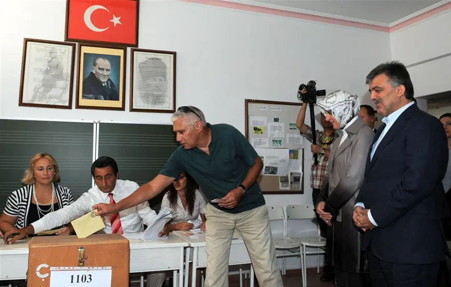 Türkiye sandık başındaydı 58
