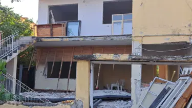 Çöken balkonun altında kalan 2 kişi hayatını kaybetti