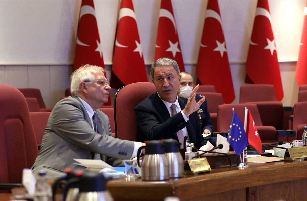 Milli Savunma Bakanı Akar, AB Dış İlişkiler ve Güvenlik Politikası Yüksek Temsilcisi ile görüştü