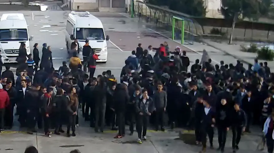 Öğretmen ve müdür yardımcısına öğrencilerden dayak 2