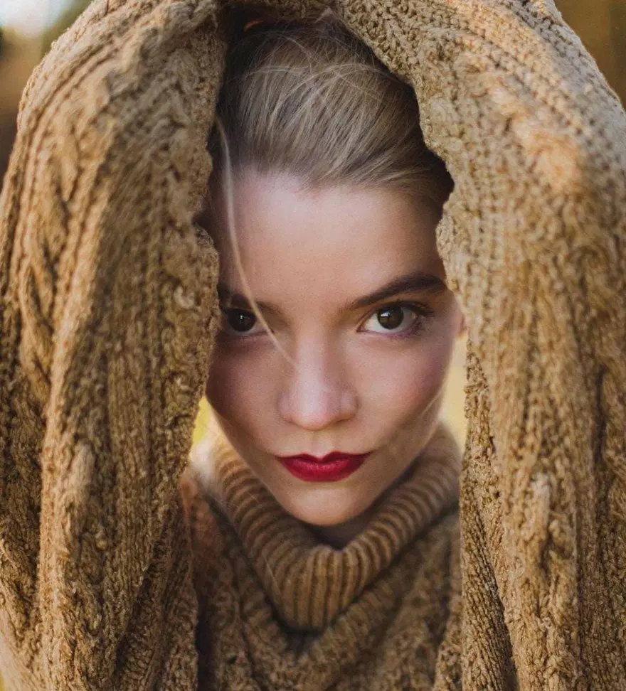 Anya Taylor-Joy üzerinde 2.3 milyon dolar taşıdı (Anya Taylor-Joy kimdir?) 5 Anya Taylor-Joy üzerinde 2.3 milyon dolar taşıdı (Anya Taylor-Joy kimdir?) 5