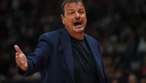 Ergin Ataman'dan hakem tepkisi Ergin Ataman'dan hakem tepkisi