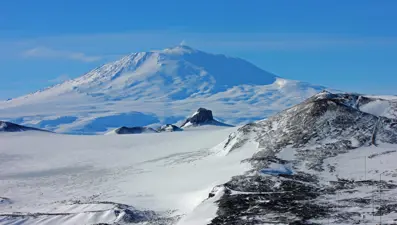 Bu dağ servet saçıyor: Her gün 6 bin dolardan fazla altın püskürtüyor!