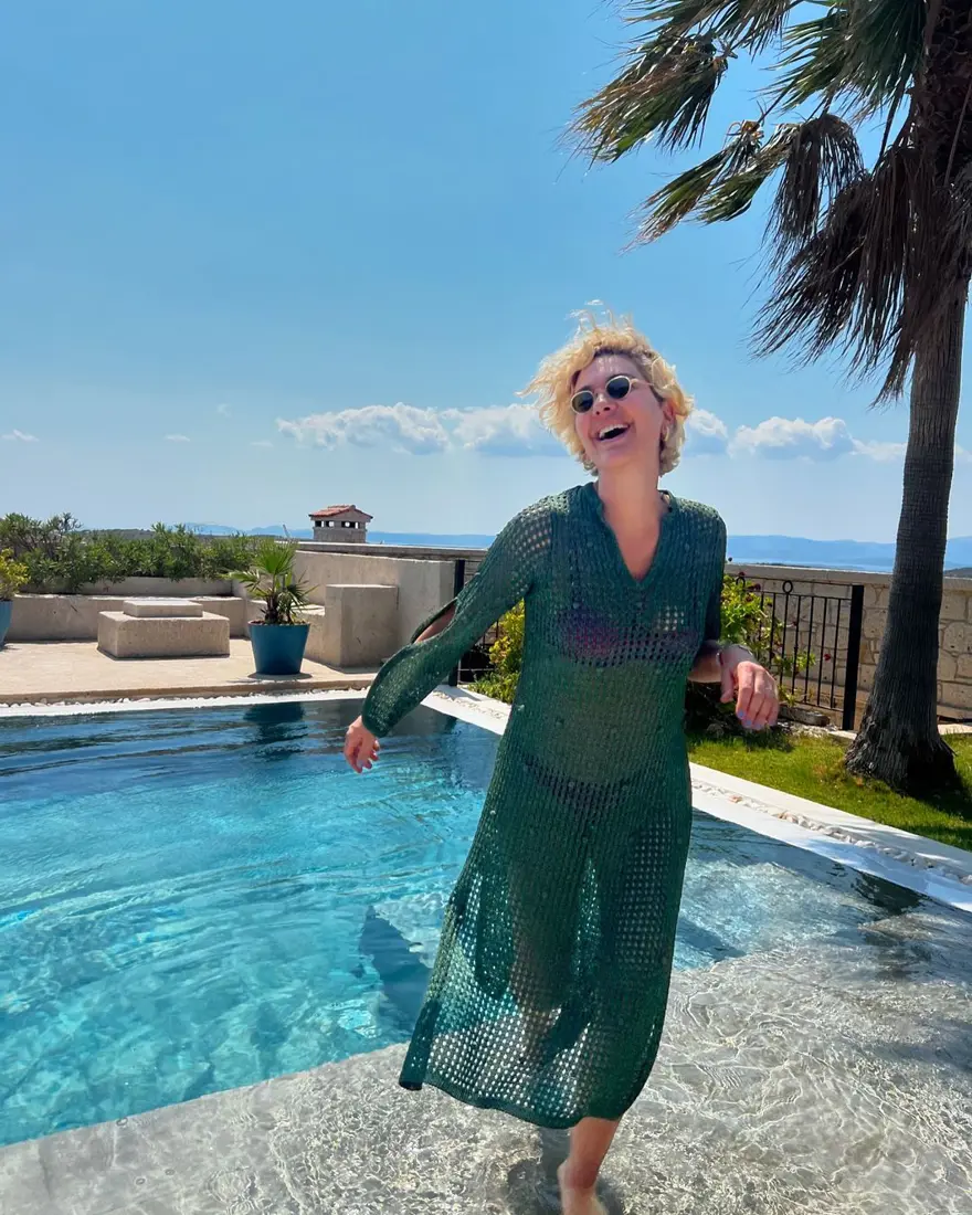 Bergüzar Korel'den duygulandıran paylaşım: Şu günü nereden bileceklerdi 2 Bergüzar Korel'den duygulandıran paylaşım: Şu günü nereden bileceklerdi 2