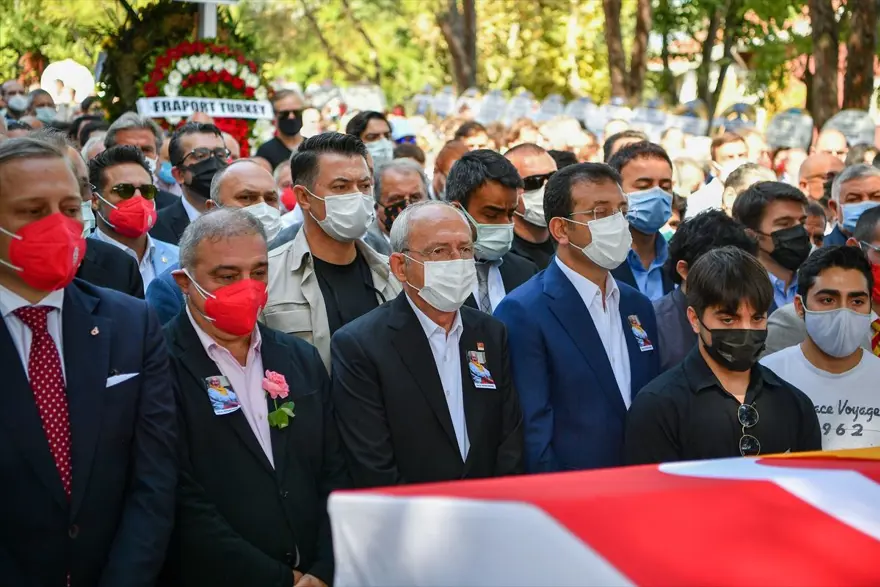 Duygun Yarsuvat son yolculuğuna uğurlandı 1