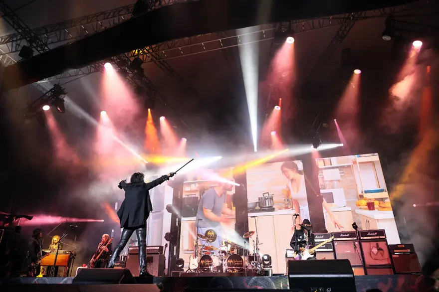 Johnny Depp'li Hollywood Vampires grubu İstanbul'da konser verdi 2