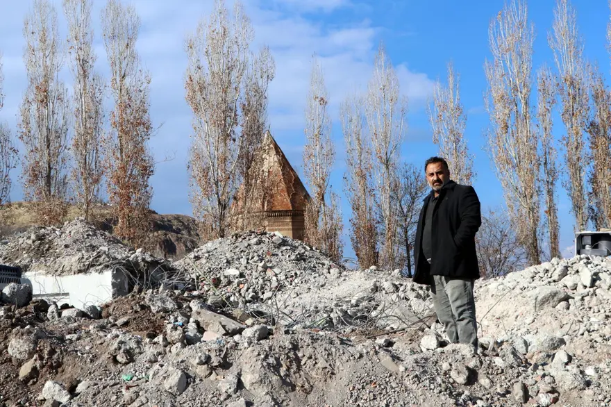 700 yıllık kümbet 15 yıl sonra kurtuldu 9