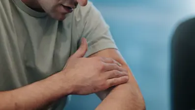 İngiliz doktordan korkutan uyarı! Bu belirtiler varsa felç geçirmeniz çok yakın