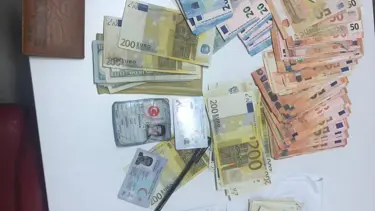 İzmir'de sahte parayla cep telefonu almaya çalışan 6 şüpheli yakalandı