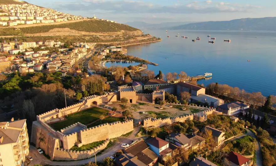 1400 yıllık tarihi Hereke Kalesi turizme açılmaya hazırlanıyor 1400 yıllık tarihi Hereke Kalesi turizme açılmaya hazırlanıyor