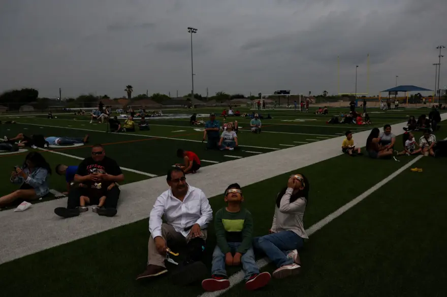 2024'ün ilk güneş tutulması: Meksika, Kanada ve ABD'den izlenebildi 7