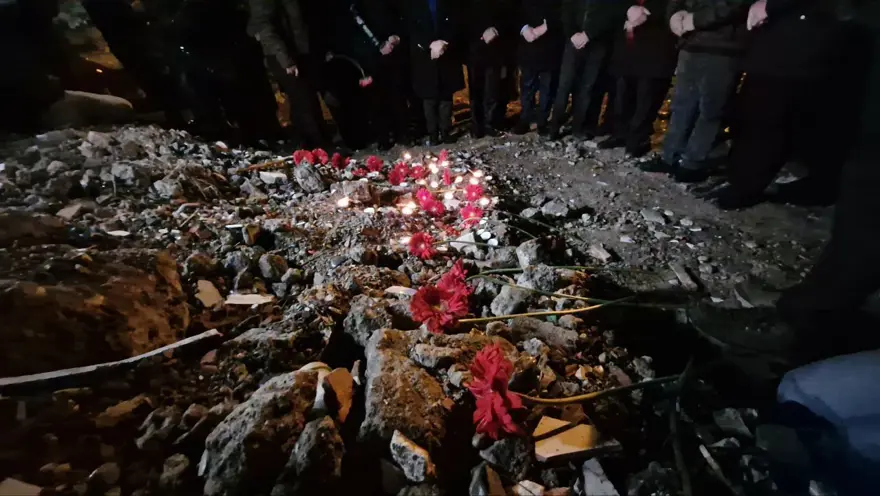 Depremin 2. yılında kayıplar anılıyor 17