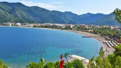 Ege'nin 'yeryüzü cenneti' olarak adlandırılıyor... 105 mavi bayraklı plaja sahip