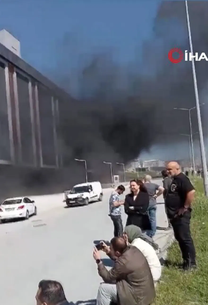 İstanbul’daiş hanında yangın paniği 3