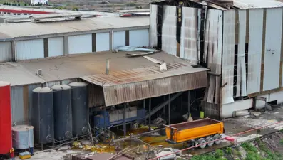 İzmir’de fabrikada patlama: Bir ölü, dört ağır yaralı