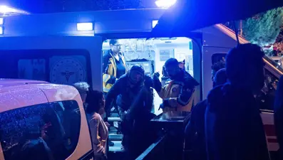 Kadıköy'de yangın paniği: 20 kişi dumandan etkilendi