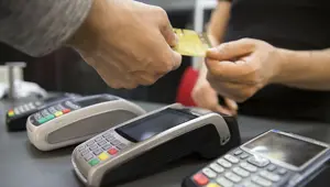 Kredi kartı harcamaları gündemden düşmüyor: İşte masadaki formüller